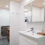 Bright & Modern 1br In Mall Of Tripla Helsinki