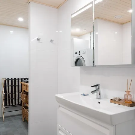 Bright & Modern 1br In Mall Of Tripla Helsinki